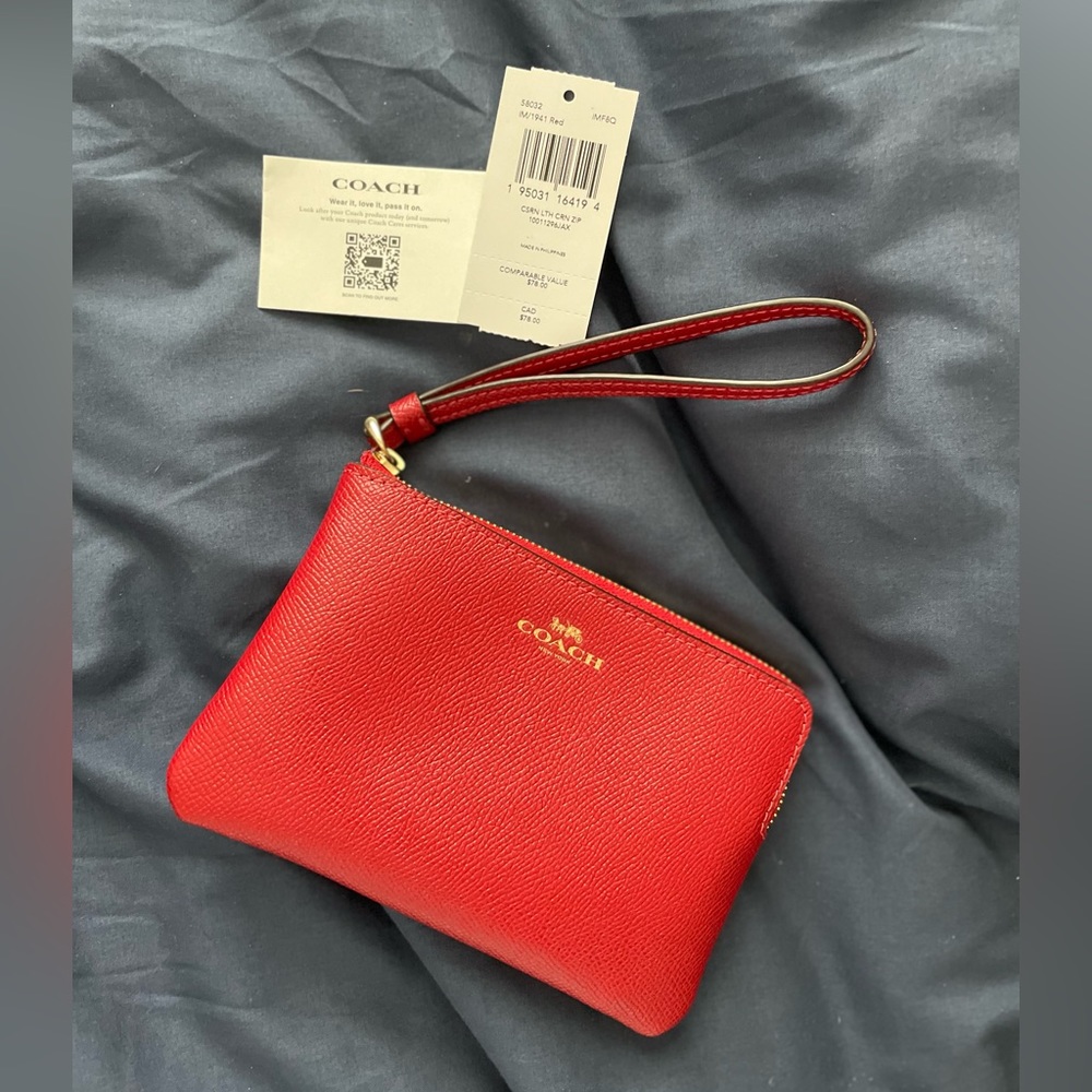 Sold ❌❌ NEW WITH TAGS Coach Red Wristlet
